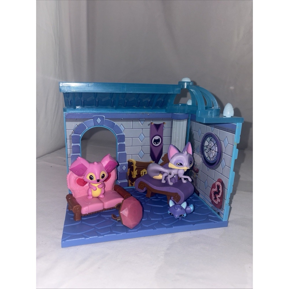 Animal Jam Crystal Palace Den Jazwares Action Figure Set with Pets Accessories